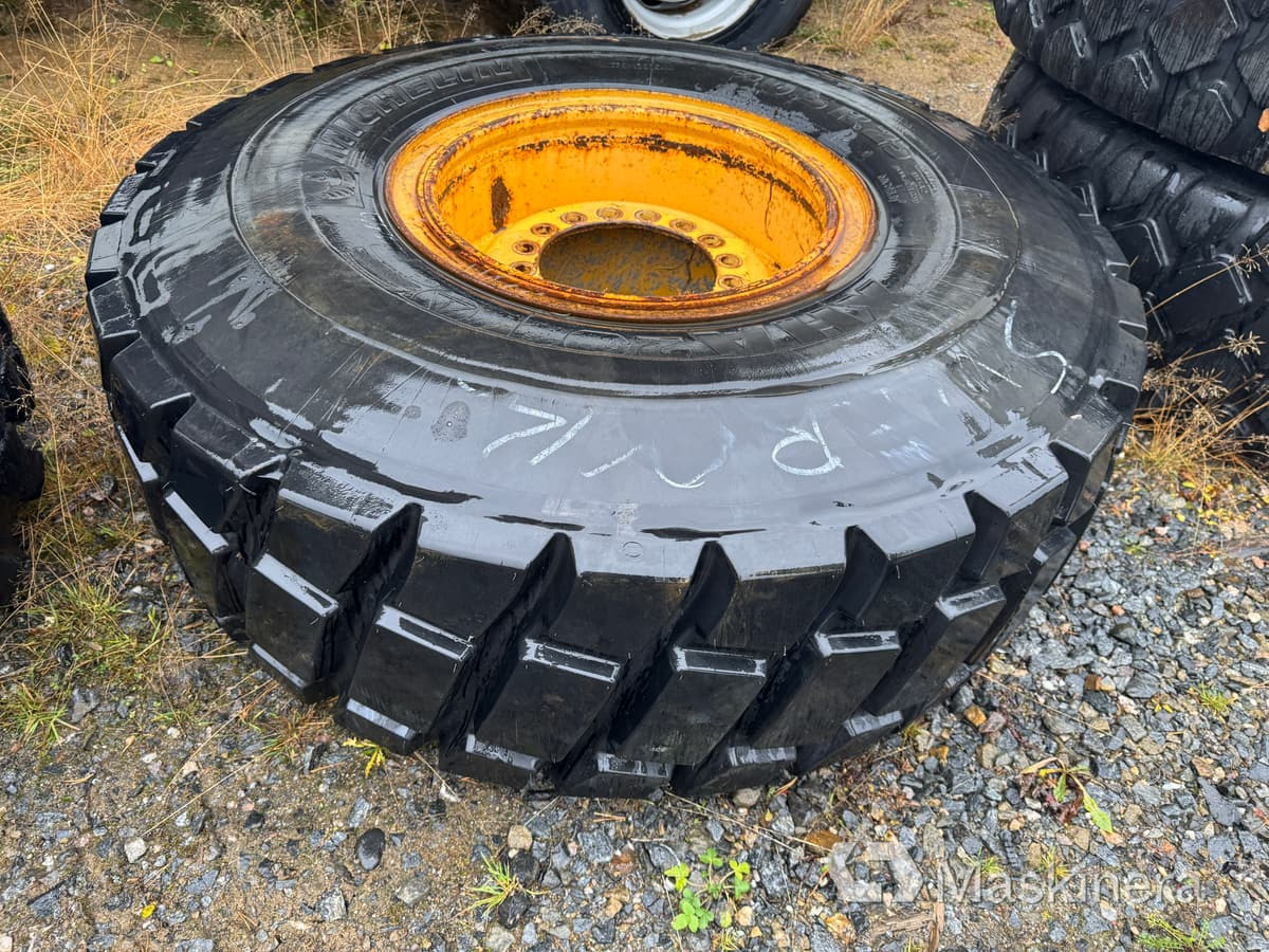 Hjul Michelin 20.5R25 Regummerat - عجلات - آلات الإنشاء: صورة 1 Hjul Michelin 20.5R25 Regummerat - عجلات - آلات الإنشاء: صورة 1