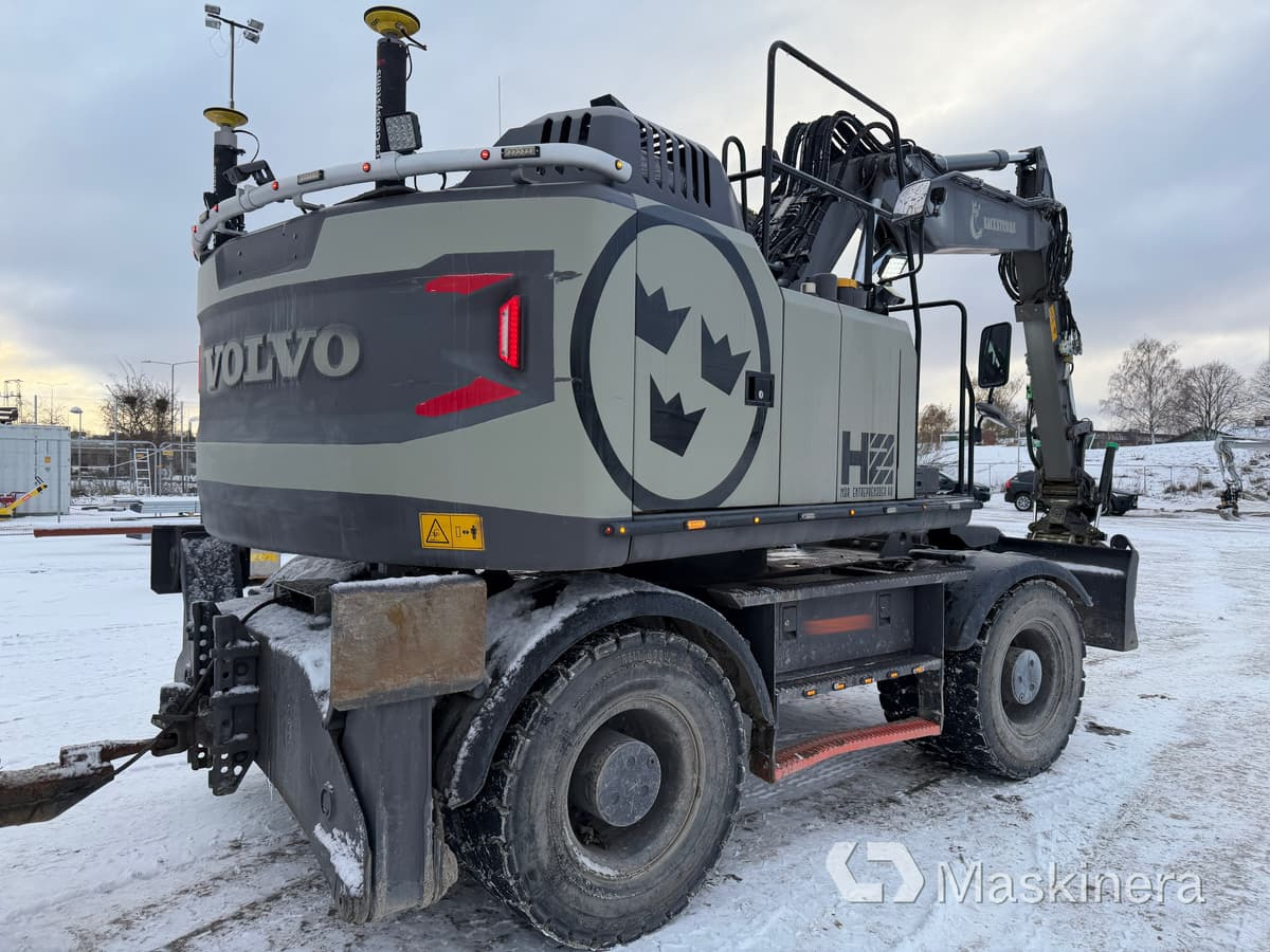 Hjulgrävare Volvo EW160E med tillbehör - حفار زاحف: صورة 5 Hjulgrävare Volvo EW160E med tillbehör - حفار زاحف: صورة 5