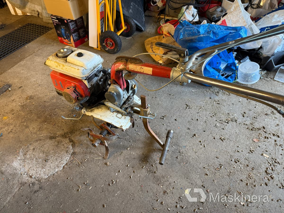 Jordfräs Honda F28C (Rep.objekt) - آلة حرث الحديقة: صورة 5 Jordfräs Honda F28C (Rep.objekt) - آلة حرث الحديقة: صورة 5