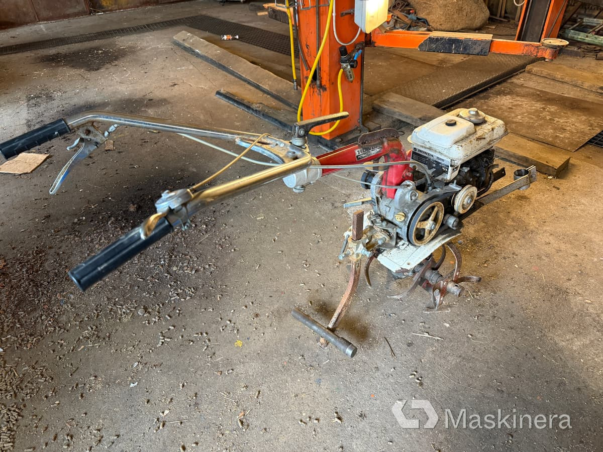Jordfräs Honda F28C (Rep.objekt) - آلة حرث الحديقة: صورة 3 Jordfräs Honda F28C (Rep.objekt) - آلة حرث الحديقة: صورة 3
