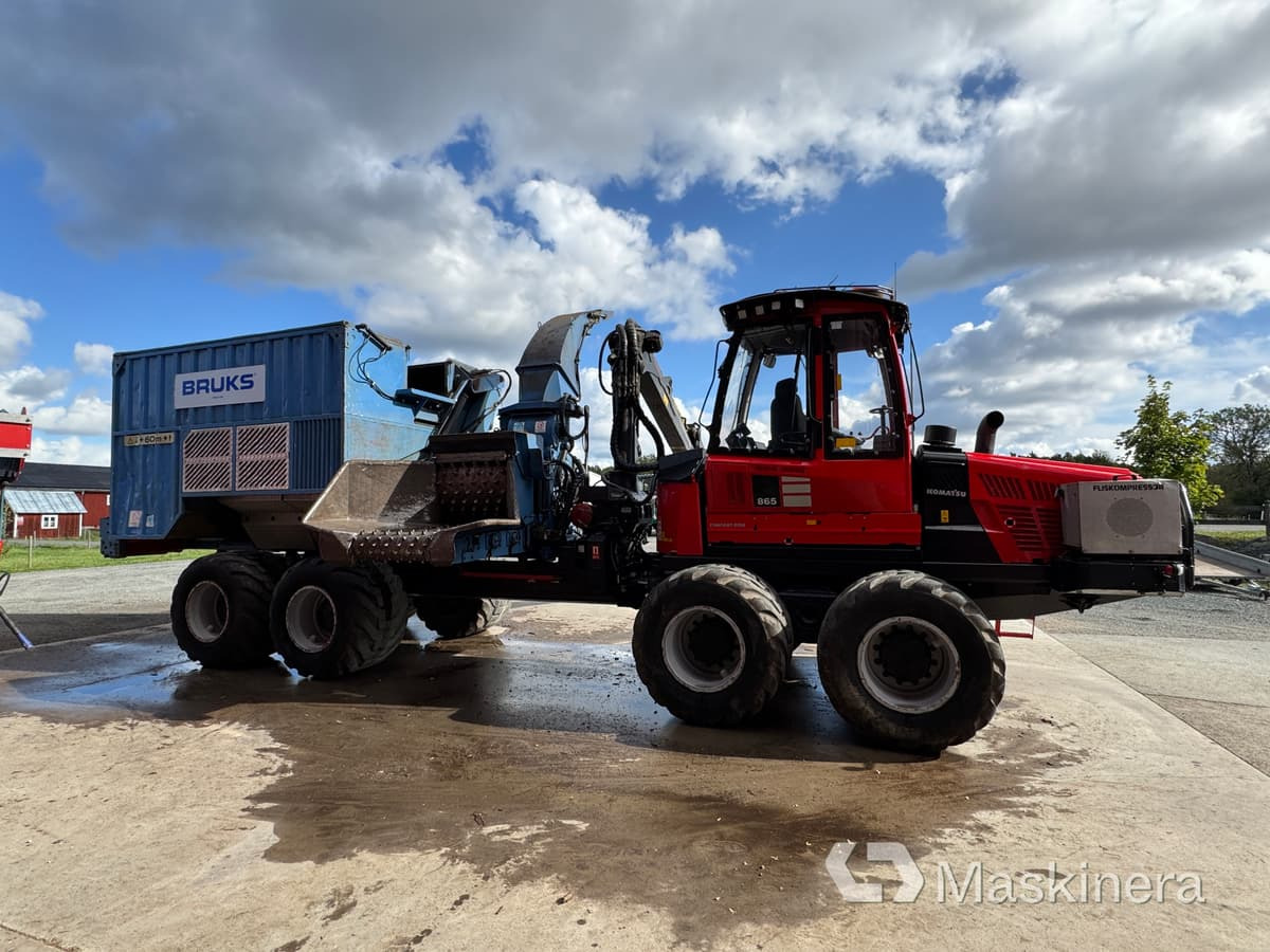 Komatsu 865 & Bruks flishugg Flisskördare Komatsu 865 med kran & Bruks 805.2 STC flishugg - آلة حصاد الأشجار: صورة 4 Komatsu 865 & Bruks flishugg Flisskördare Komatsu 865 med kran & Bruks 805.2 STC flishugg - آلة حصاد الأشجار: صورة 4