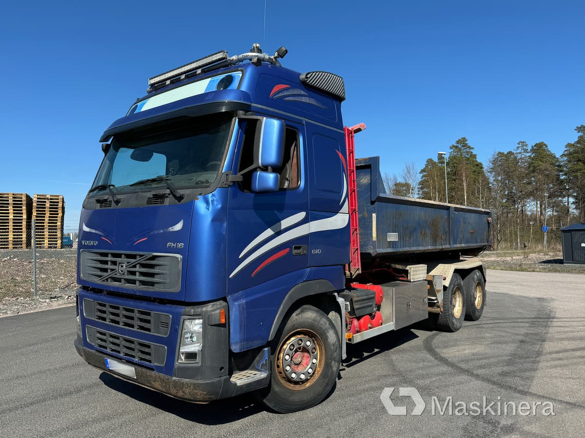 Lastväxlare Volvo FH16 tandemdrift - شاحنة برافعة خطافية: صورة 1 Lastväxlare Volvo FH16 tandemdrift - شاحنة برافعة خطافية: صورة 1