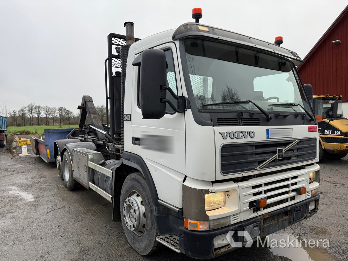 Lastväxlare Volvo FM12 6X2 - شاحنة برافعة خطافية: صورة 3 Lastväxlare Volvo FM12 6X2 - شاحنة برافعة خطافية: صورة 3
