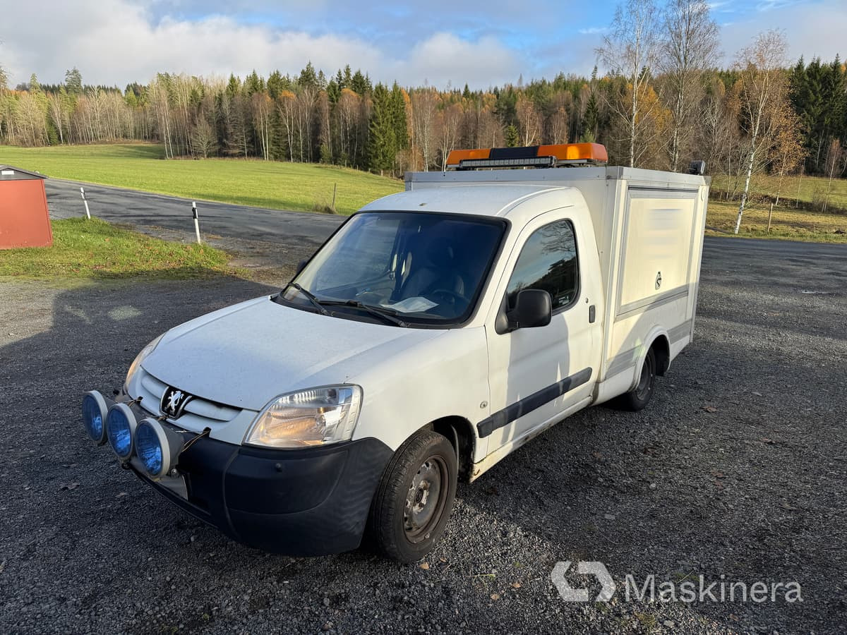 Skåpbil Peugeot Partner 1.6 HDI - فان المدمجة: صورة 1 Skåpbil Peugeot Partner 1.6 HDI - فان المدمجة: صورة 1