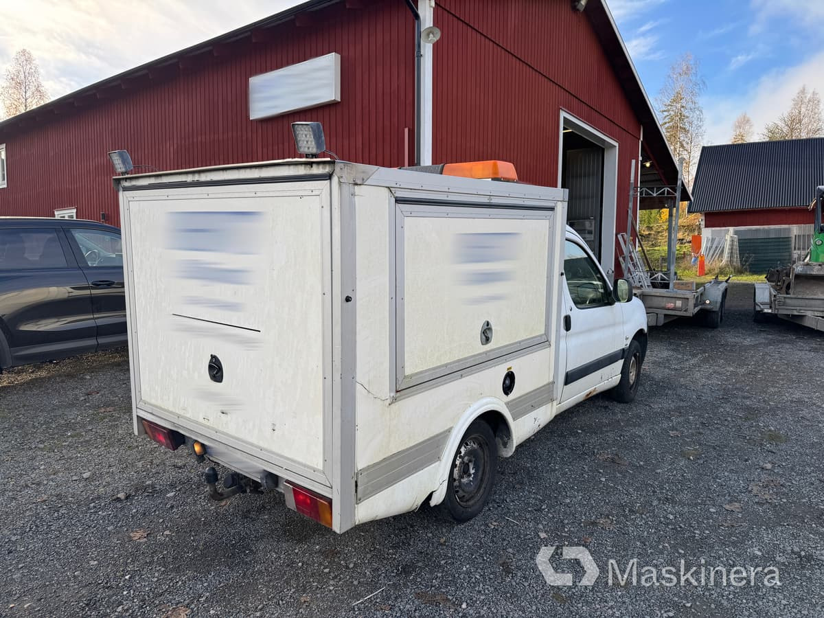 Skåpbil Peugeot Partner 1.6 HDI - فان المدمجة: صورة 5 Skåpbil Peugeot Partner 1.6 HDI - فان المدمجة: صورة 5