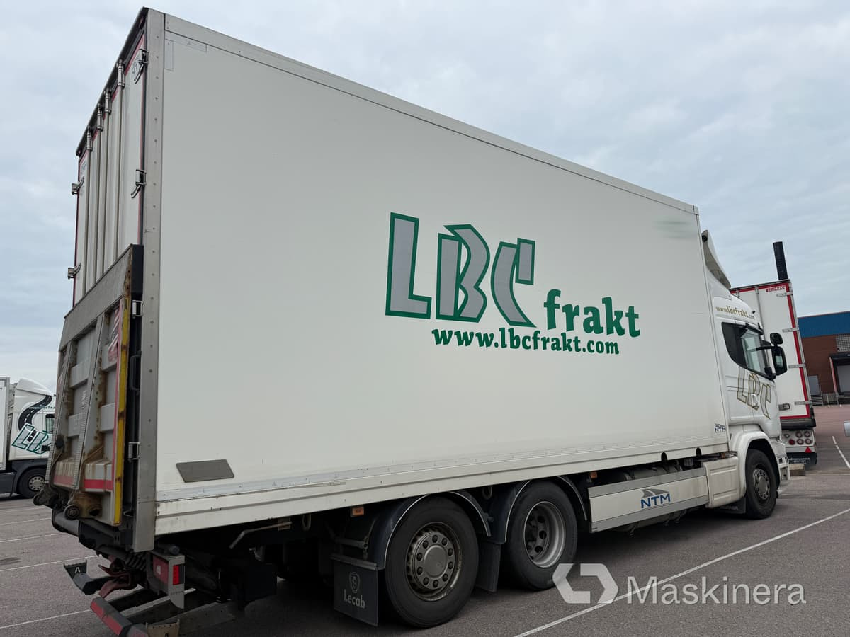 Skåpbil Scania R520 - شاحنة صندوقية: صورة 4 Skåpbil Scania R520 - شاحنة صندوقية: صورة 4