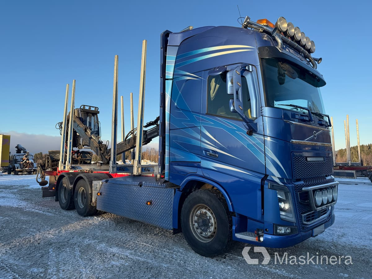 Timmerbil Volvo FH16 - آلات أخرى: صورة 1 Timmerbil Volvo FH16 - آلات أخرى: صورة 1