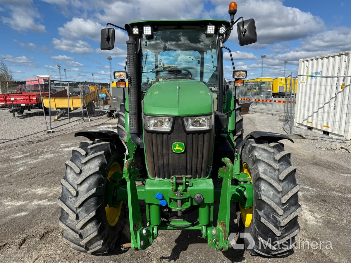 Traktor John Deere 5075M med snöutrustning - جرار: صورة 2 Traktor John Deere 5075M med snöutrustning - جرار: صورة 2