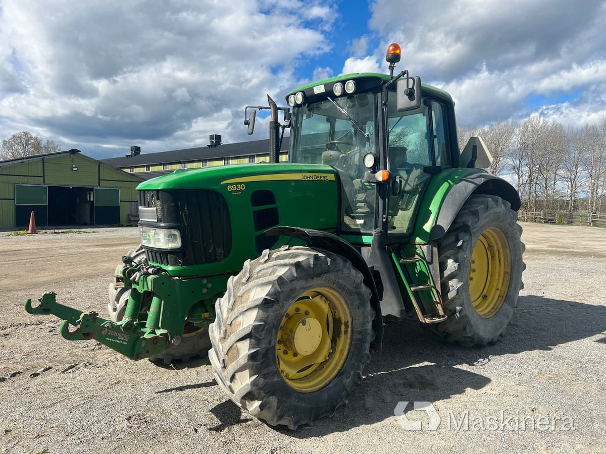 Traktor John Deere 6930 Premium med frontlyft - جرار: صورة 1 Traktor John Deere 6930 Premium med frontlyft - جرار: صورة 1