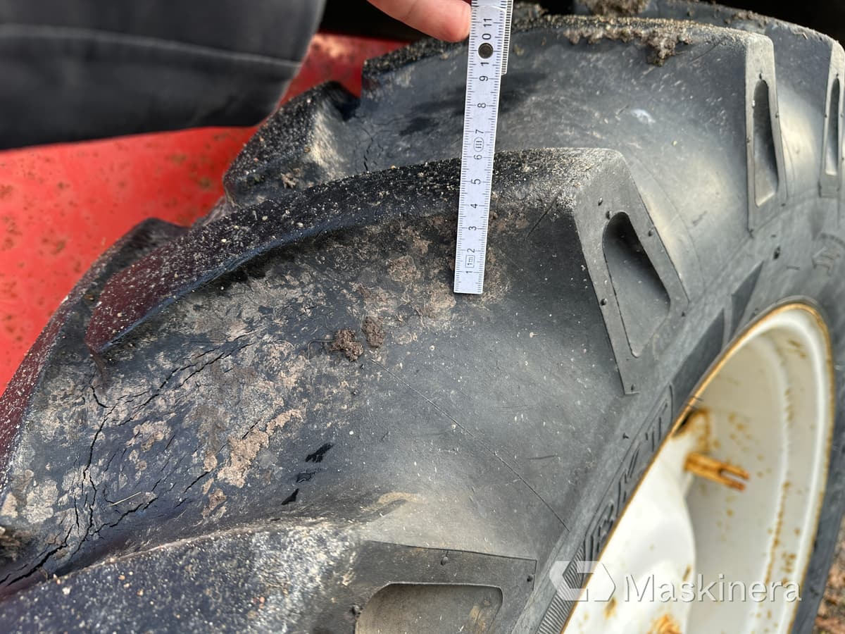 تأجير  Traktor Valmet 405-4 med frontlastare Traktor Valmet 405-4 med frontlastare: صورة 16