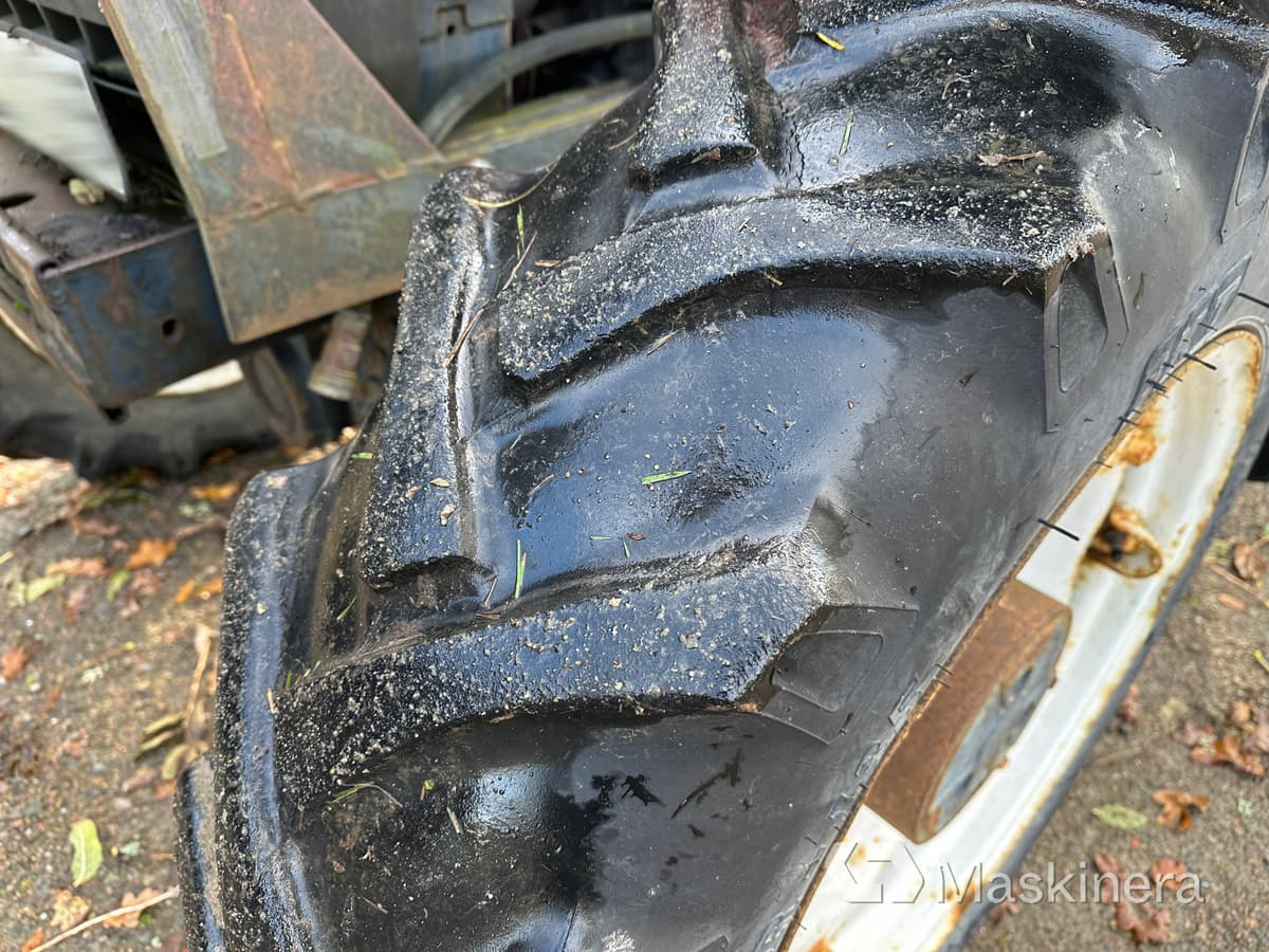 تأجير  Traktor Valmet 405-4 med frontlastare Traktor Valmet 405-4 med frontlastare: صورة 22