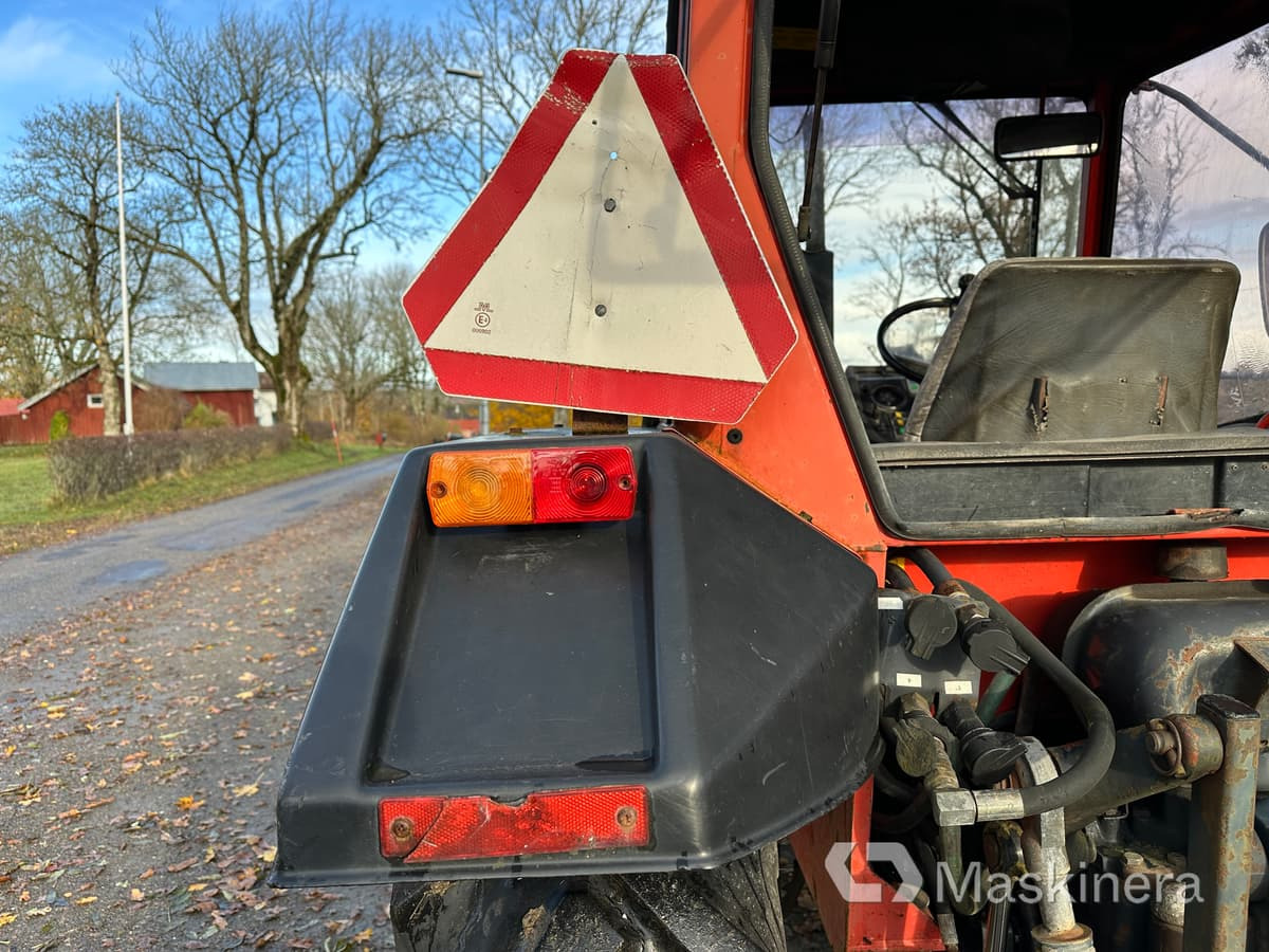 تأجير  Traktor Valmet 405-4 med frontlastare Traktor Valmet 405-4 med frontlastare: صورة 44