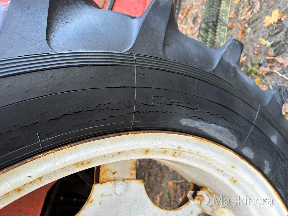 تأجير  Traktor Valmet 405-4 med frontlastare Traktor Valmet 405-4 med frontlastare: صورة 13