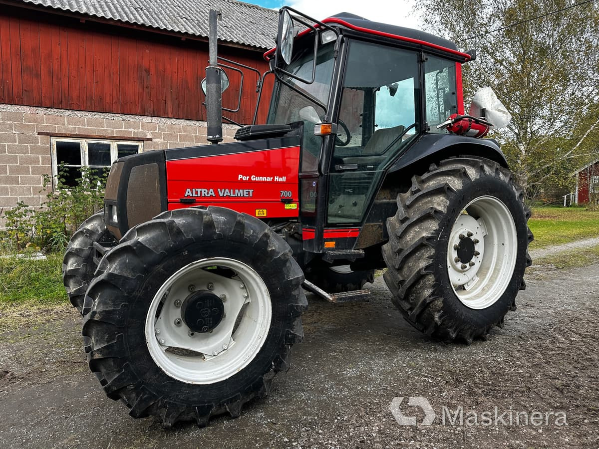 Traktor Valmet 700 - جرار: صورة 1 Traktor Valmet 700 - جرار: صورة 1