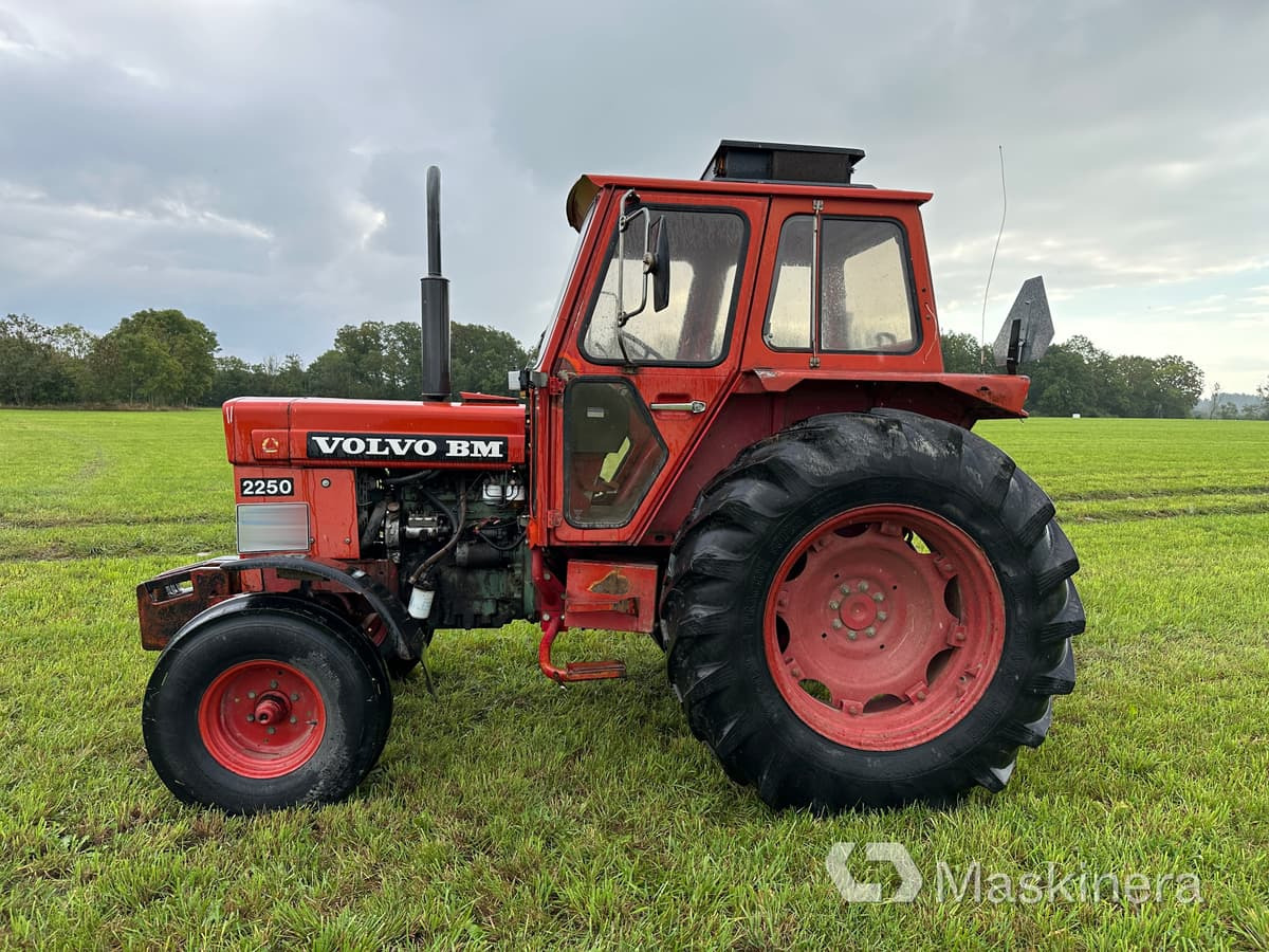 Volvo BM 2250 Traktor Volvo BM 2250 - جرار: صورة 2 Volvo BM 2250 Traktor Volvo BM 2250 - جرار: صورة 2