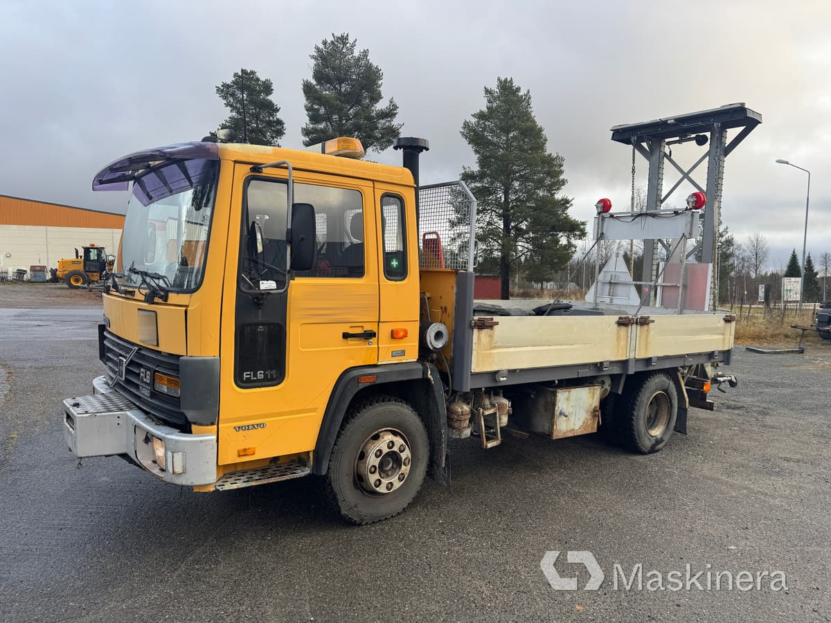 Volvo FL611 4X2 TMA-bil Volvo FL611 - شاحنات مسطحة: صورة 1 Volvo FL611 4X2 TMA-bil Volvo FL611 - شاحنات مسطحة: صورة 1