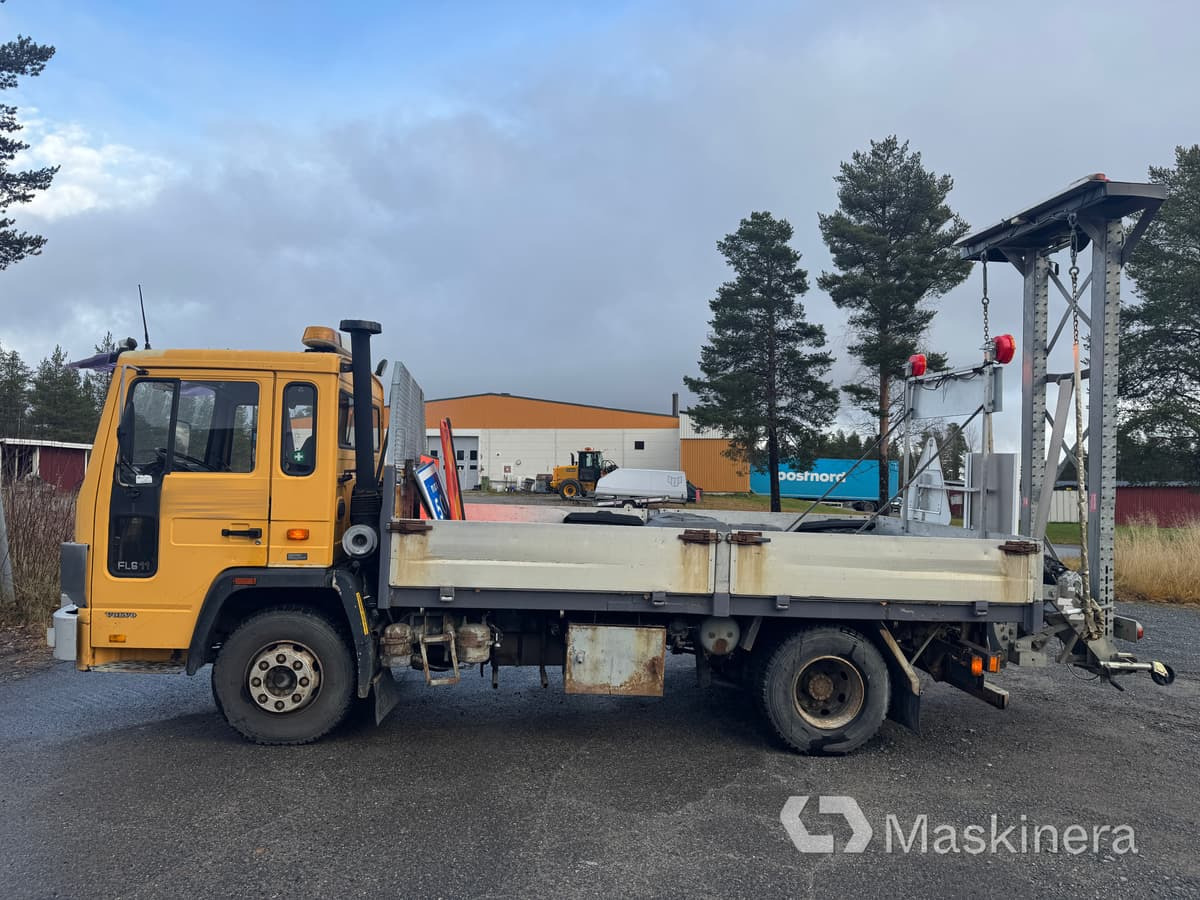 Volvo FL611 4X2 TMA-bil Volvo FL611 - شاحنات مسطحة: صورة 2 Volvo FL611 4X2 TMA-bil Volvo FL611 - شاحنات مسطحة: صورة 2