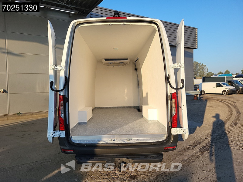 Mercedes-Benz Sprinter 317 CDI L3H2 Koelwagen Thermo King V-200 MAX 230V Stekker Trekhaak Airco Cruise Camera Navi Koeler Koel Kühlwagen 12m3 Airco Tre - شاحنة توصيل مبردة: صورة 3 Mercedes-Benz Sprinter 317 CDI L3H2 Koelwagen Thermo King V-200 MAX 230V Stekker Trekhaak Airco Cruise Camera Navi Koeler Koel Kühlwagen 12m3 Airco Tre - شاحنة توصيل مبردة: صورة 3