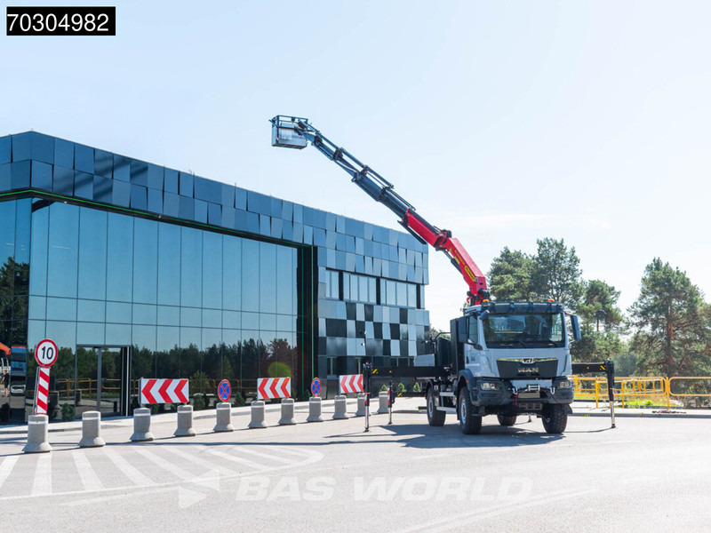MAN TGM 18.320 4X4 NEW 4x4 Palfinger PK 27002-SH D Crane manbasket Steelsuspension - شاحنات مسطحة, شاحنة كرين: صورة 2 MAN TGM 18.320 4X4 NEW 4x4 Palfinger PK 27002-SH D Crane manbasket Steelsuspension - شاحنات مسطحة, شاحنة كرين: صورة 2