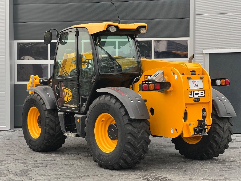 تأجير JCB 541-70 Agri Plus JCB 541-70 Agri Plus: صورة 7 تأجير JCB 541-70 Agri Plus JCB 541-70 Agri Plus: صورة 7