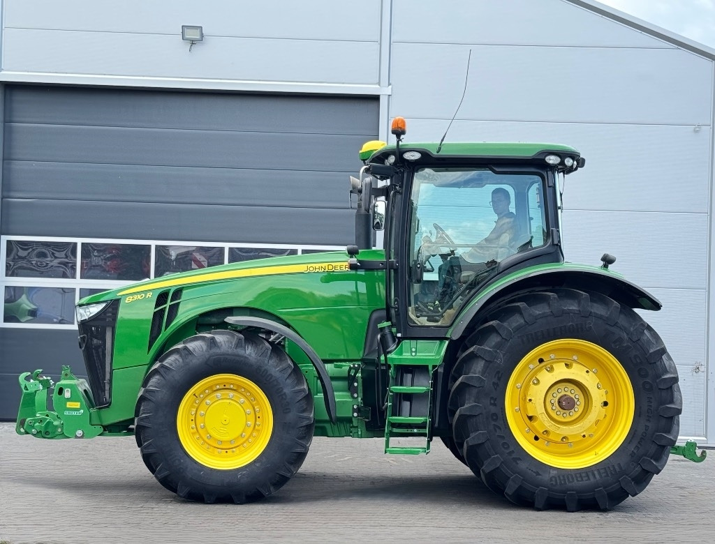 John Deere 8310 R - جرار: صورة 4 John Deere 8310 R - جرار: صورة 4