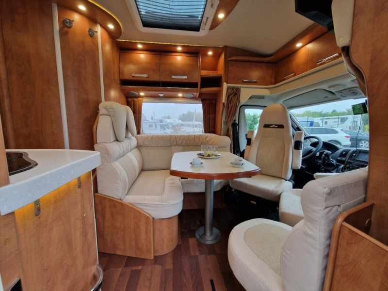 Carthago Chic C-Line T 4.3 - موتر هوم شبه متكامل: صورة 5 Carthago Chic C-Line T 4.3 - موتر هوم شبه متكامل: صورة 5