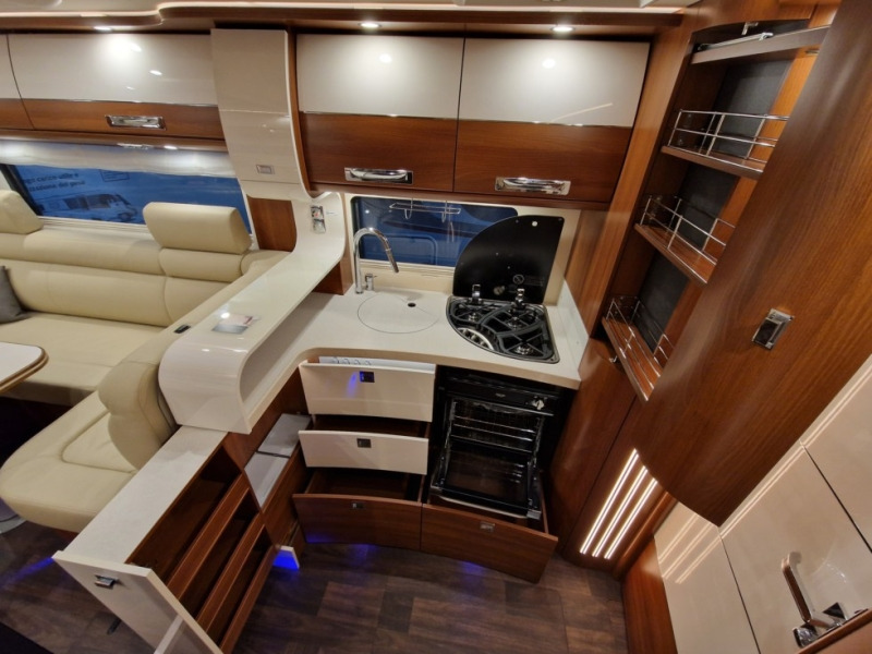 موتر هوم متكامل للبيع  Carthago Liner For Two I 53: صورة 15