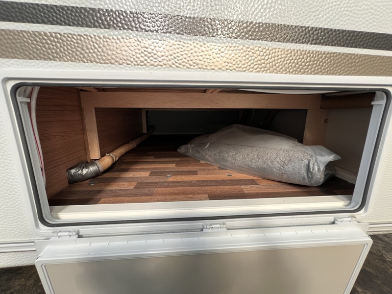 Weinsberg CaraOne 480 QDK - كرفان سحب: صورة 3 Weinsberg CaraOne 480 QDK - كرفان سحب: صورة 3