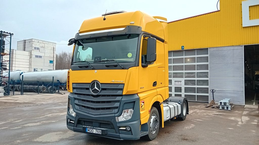 Mercedes-Benz 1845 GIGA space - رأس تريلا: صورة 2 Mercedes-Benz 1845 GIGA space - رأس تريلا: صورة 2