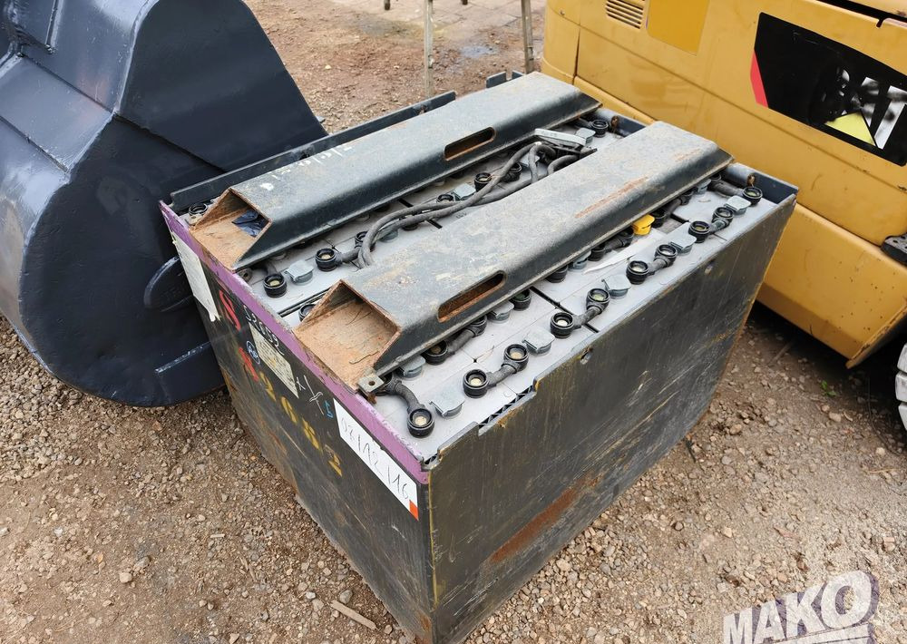 Caterpillar EP35K-PAC - رافعة شوكية كهربائية: صورة 5 Caterpillar EP35K-PAC - رافعة شوكية كهربائية: صورة 5