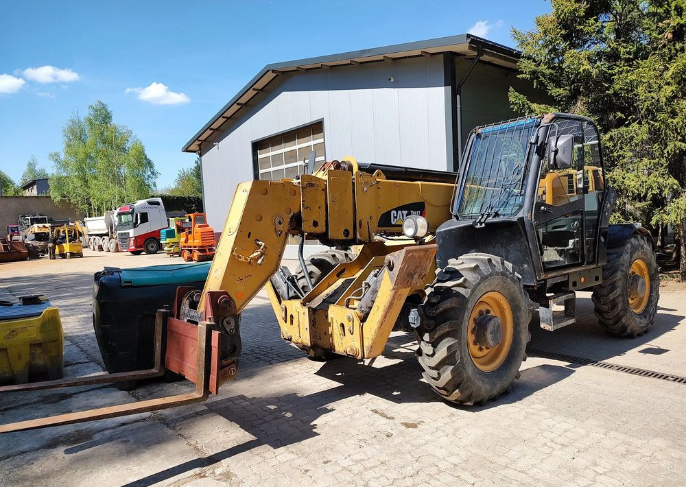 Caterpillar TH417 - آلة رفع ونقل تلسكوبية: صورة 2 Caterpillar TH417 - آلة رفع ونقل تلسكوبية: صورة 2