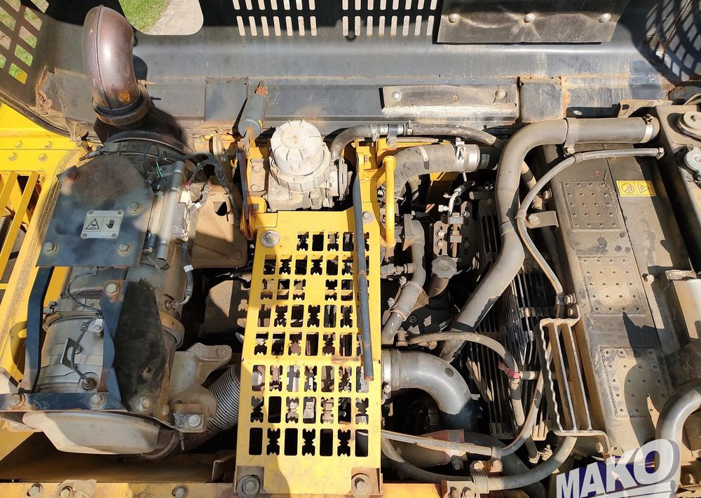 حفار زاحف Komatsu PC240LC-10: صورة 12