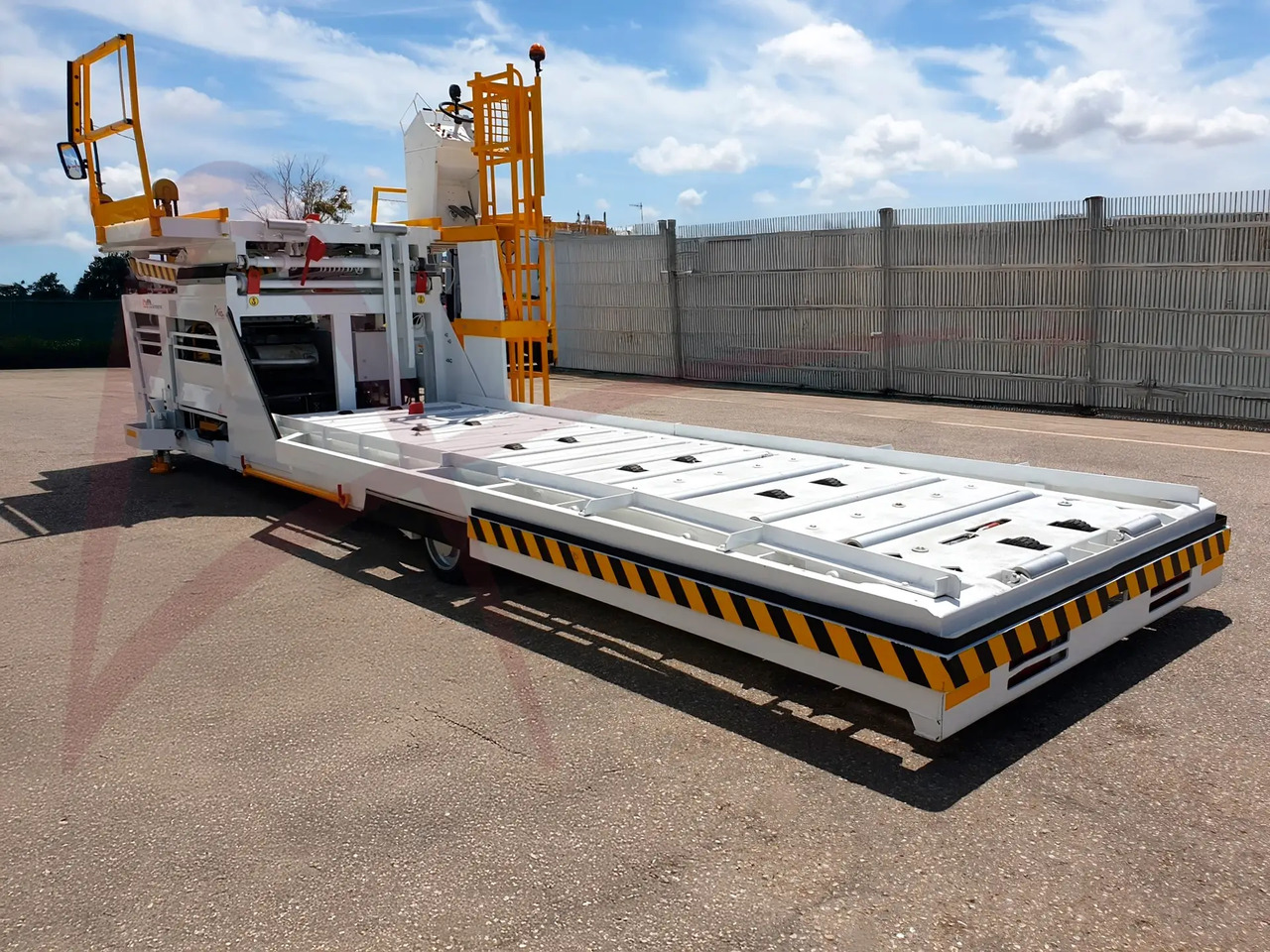 AIR MARREL LAM3500 - محملات الحاويات والمنصات النقالة: صورة 3 AIR MARREL LAM3500 - محملات الحاويات والمنصات النقالة: صورة 3