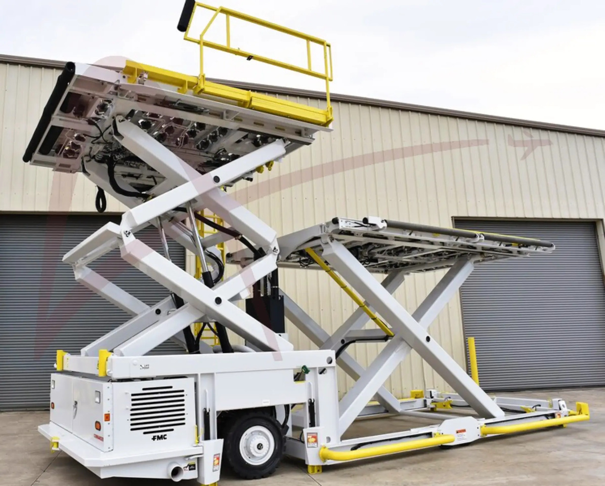 FMC COMMANDER 15U - محملات الحاويات والمنصات النقالة: صورة 2 FMC COMMANDER 15U - محملات الحاويات والمنصات النقالة: صورة 2