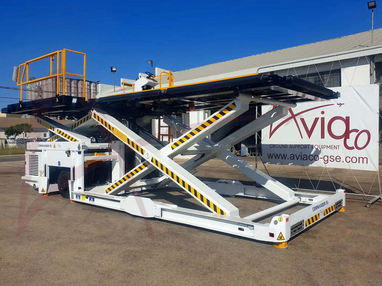 FMC COMMANDER 15iS - محملات الحاويات والمنصات النقالة: صورة 3 FMC COMMANDER 15iS - محملات الحاويات والمنصات النقالة: صورة 3