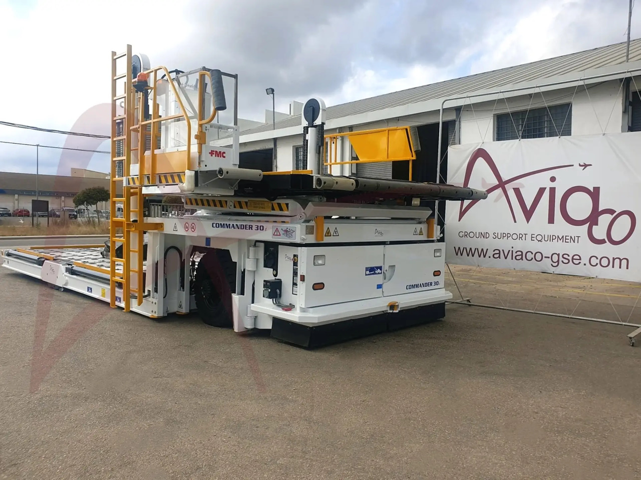 FMC COMMANDER 30i - محملات الحاويات والمنصات النقالة: صورة 3 FMC COMMANDER 30i - محملات الحاويات والمنصات النقالة: صورة 3