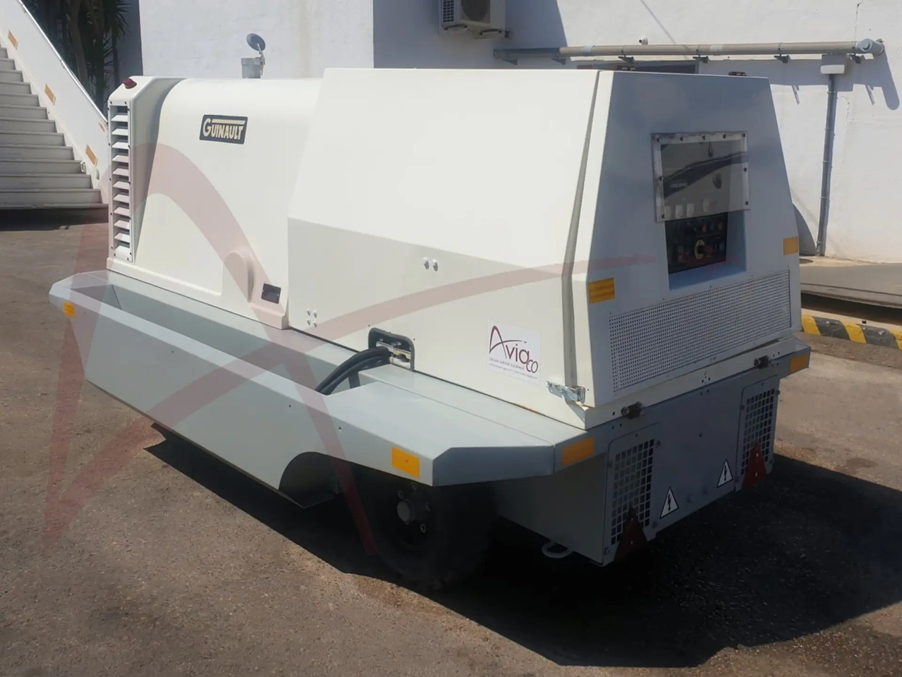 GUINAULT GA120V18D2100 - وحدة الطاقة الأرضية للطائرات: صورة 2 GUINAULT GA120V18D2100 - وحدة الطاقة الأرضية للطائرات: صورة 2