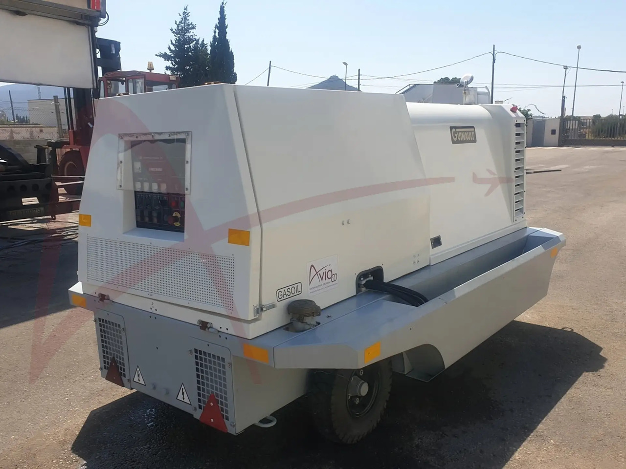 GUINAULT GA120V18D2100 - وحدة الطاقة الأرضية للطائرات: صورة 4 GUINAULT GA120V18D2100 - وحدة الطاقة الأرضية للطائرات: صورة 4