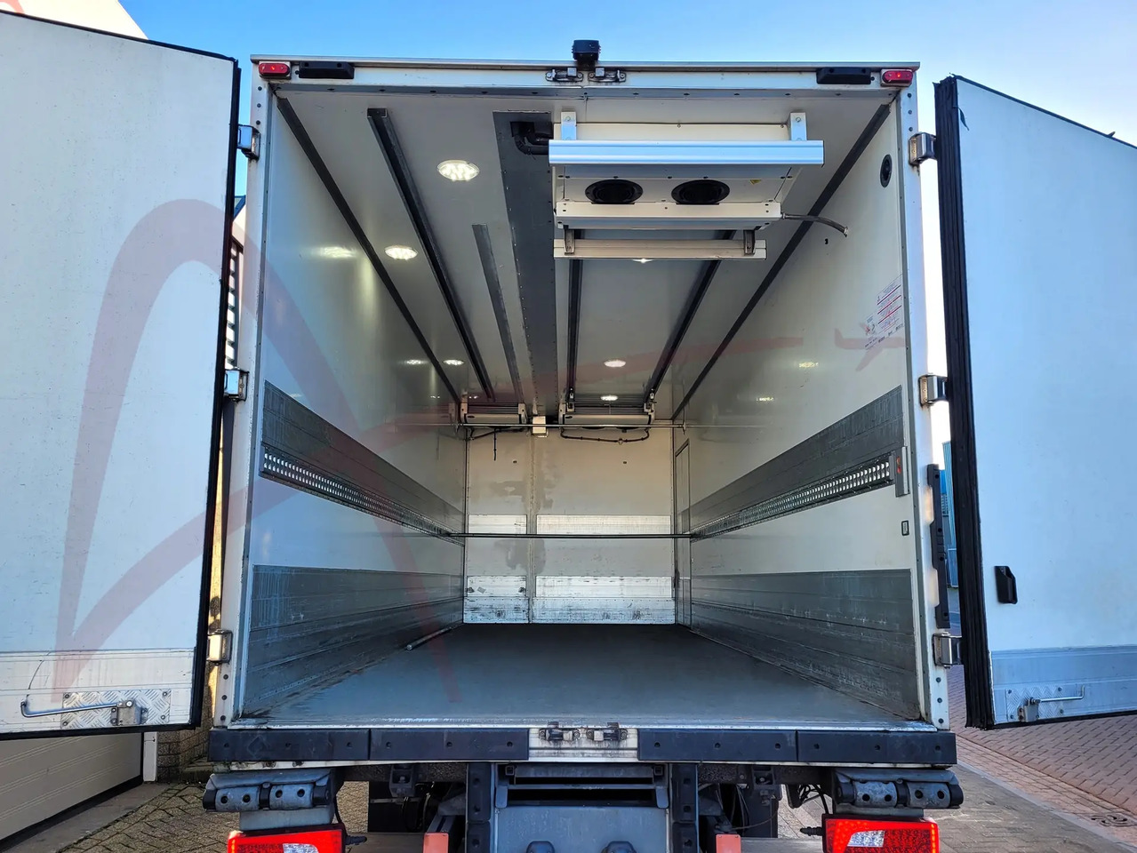 SCANIA SCANIA P250 - شاحنة ذات مبرد: صورة 3 SCANIA SCANIA P250 - شاحنة ذات مبرد: صورة 3