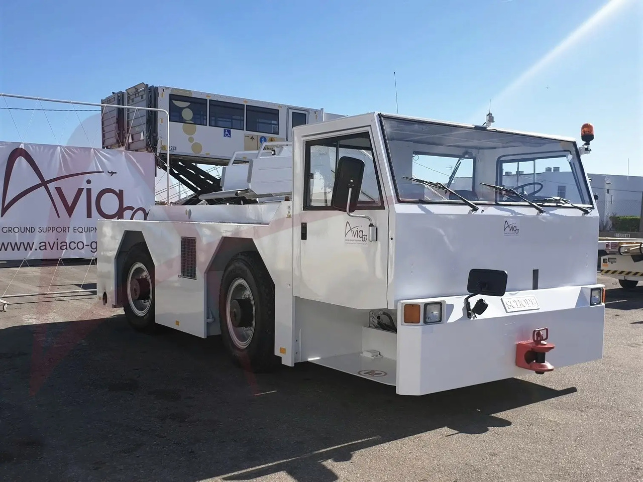 SCHOPF F180 - جرارات الطائرات: صورة 1 SCHOPF F180 - جرارات الطائرات: صورة 1