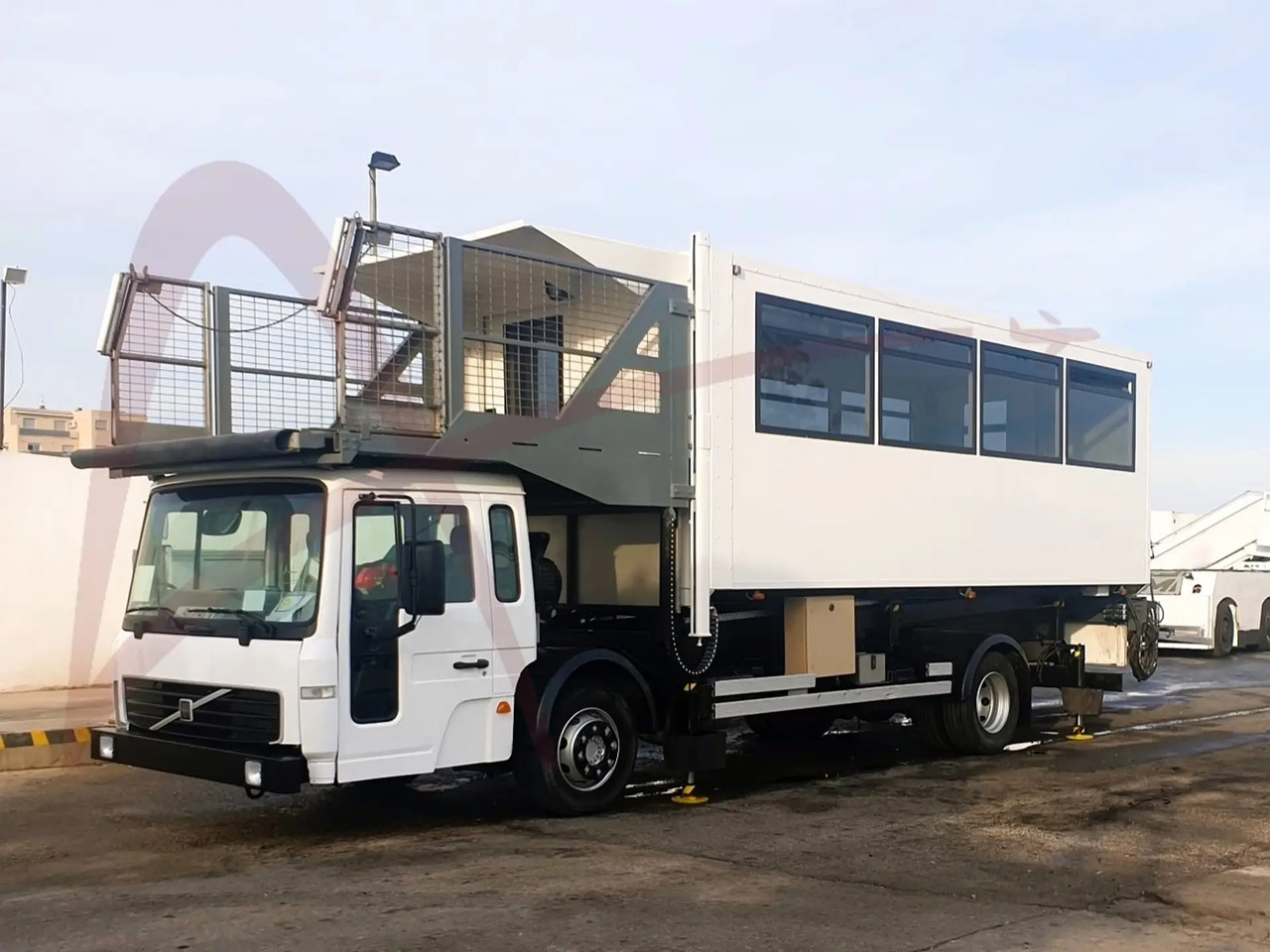 TLD CHTP GM-5,9 - Ambulift: صورة 1 TLD CHTP GM-5,9 - Ambulift: صورة 1