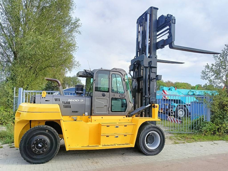 Hyundai 160 D-9 heftruck forklift stapler 16 ton CE - رافعة شوكية ديزل: صورة 1 Hyundai 160 D-9 heftruck forklift stapler 16 ton CE - رافعة شوكية ديزل: صورة 1
