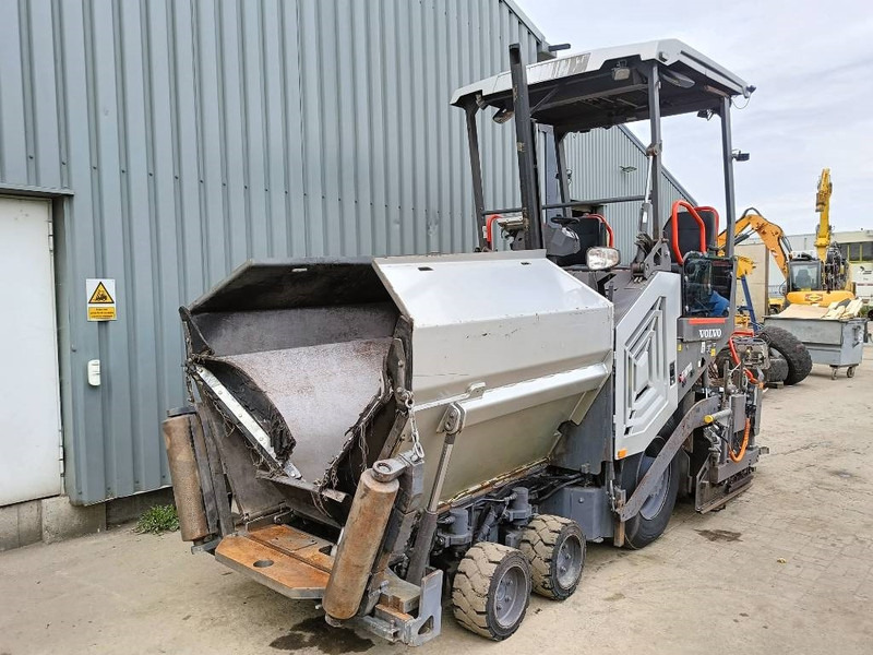 Volvo P 2870 D paver finisher asfaltmachine 2020 - راصف أسفلت: صورة 2 Volvo P 2870 D paver finisher asfaltmachine 2020 - راصف أسفلت: صورة 2