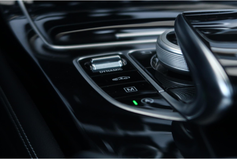 Mercedes-Benz GLC 350 d 4MATIC Premium Plus AMG/ PANO/ AIRM/ MEMORY/ 360/ BURMESTER/ ACC/ TREKHAAK - سيارة دفع رباعي: صورة 5 Mercedes-Benz GLC 350 d 4MATIC Premium Plus AMG/ PANO/ AIRM/ MEMORY/ 360/ BURMESTER/ ACC/ TREKHAAK - سيارة دفع رباعي: صورة 5