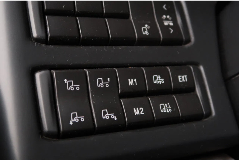 Scania P500 6x2/ FULL AIR/ HYDRAULIC/ LEATHER/ 2.950 WB/ DIFF LOCK/ SLIDE DISH - رأس تريلا: صورة 4 Scania P500 6x2/ FULL AIR/ HYDRAULIC/ LEATHER/ 2.950 WB/ DIFF LOCK/ SLIDE DISH - رأس تريلا: صورة 4