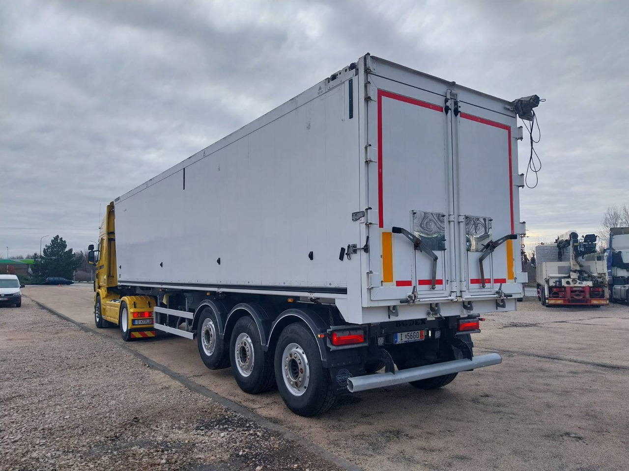 BODEX 55m3 - نصف مقطورة قلابة: صورة 1 BODEX 55m3 - نصف مقطورة قلابة: صورة 1