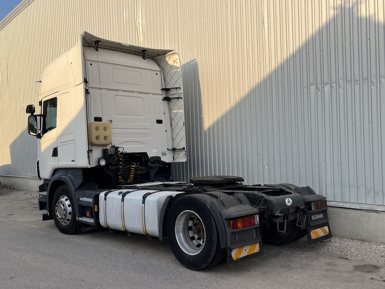 SCANIA R 420 LA 4X2 MLA - مقطورة السحب: صورة 4 SCANIA R 420 LA 4X2 MLA - مقطورة السحب: صورة 4
