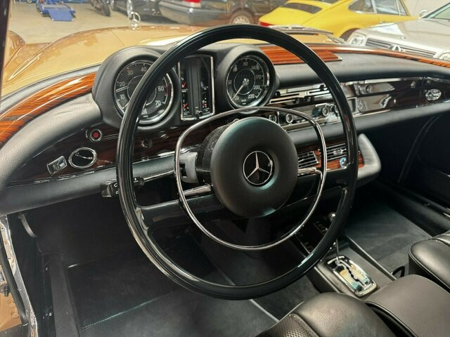 MERCEDES-BENZ 280 SE Cabrio W111 BRABUS-Classic Restauration - كابريوليه: صورة 5 MERCEDES-BENZ 280 SE Cabrio W111 BRABUS-Classic Restauration - كابريوليه: صورة 5