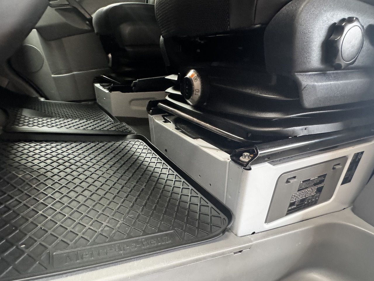 كرفان فان Mercedes-Benz Sprinter 319 CDI 4x4 3.0 V6 Untersetzung 1a!: صورة 27