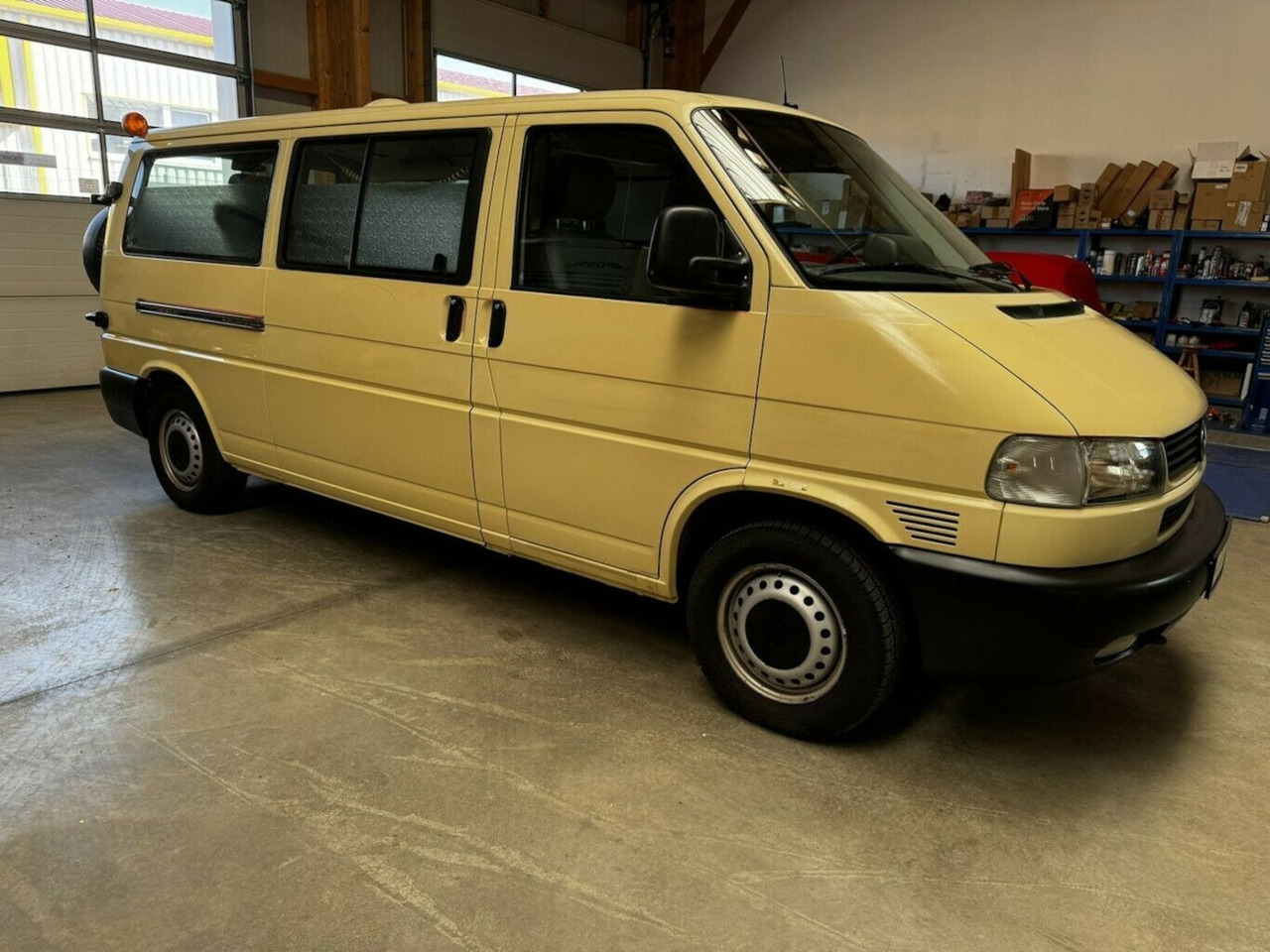 Volkswagen T4 2.5 TDI Syncro 4x4 lang 1. Hand! - ميكروباص: صورة 4 Volkswagen T4 2.5 TDI Syncro 4x4 lang 1. Hand! - ميكروباص: صورة 4